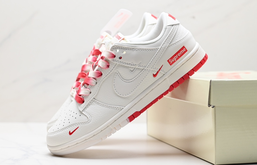 Nike Custom SUPREME Dunk Low