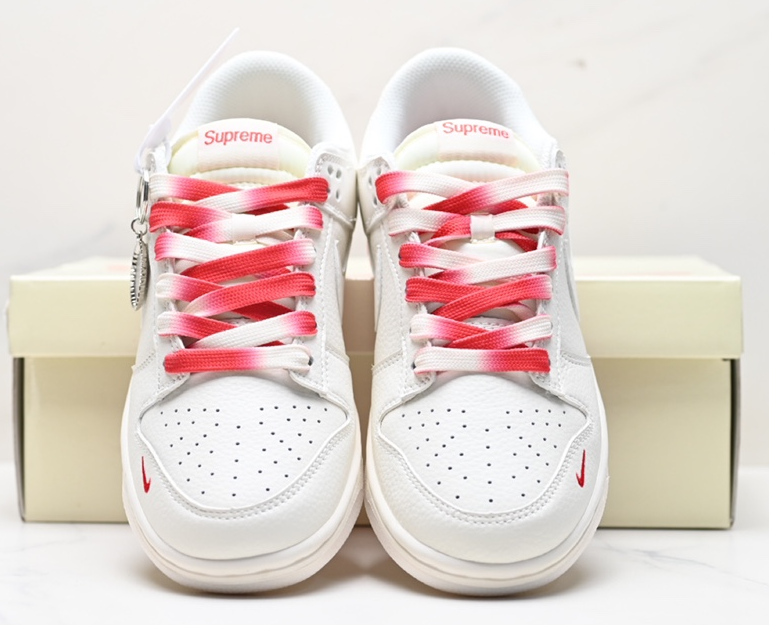 Nike Custom SUPREME Dunk Low